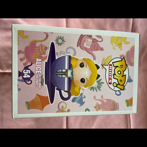 LARGE ALICE AT THE MAD TEA PARTY POPFUNKO DISNEY - Picture 3 of 5